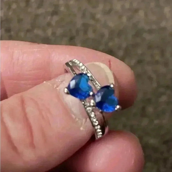 Double Hearts Zircon Coquette Ring Size 6 - Picture 1 of 3